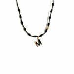 Collaret lletra M, d'or groc