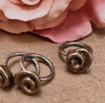 Anell de plata amb rosa gran de bronze - Imatge 3