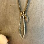 Collaret llarg amb fulla plata i drusa